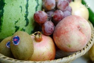 吃瓜后吃桃是否会中毒,小心中毒风险揭秘