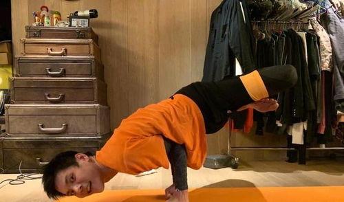 向佐吃瓜自己,揭秘娱乐圈幕后故事