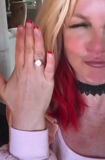 britney怡宝吃瓜,娱乐圈幕后趣闻大公开